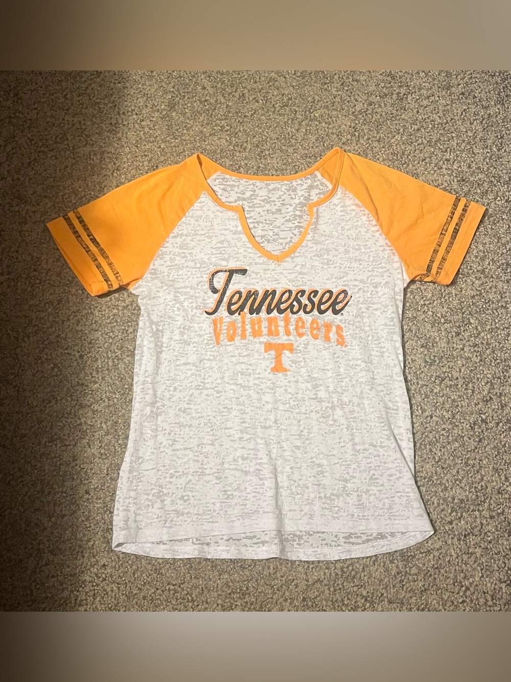 EUC Women’s V-Neck Tennessee Volunteers Tee ~ Medium